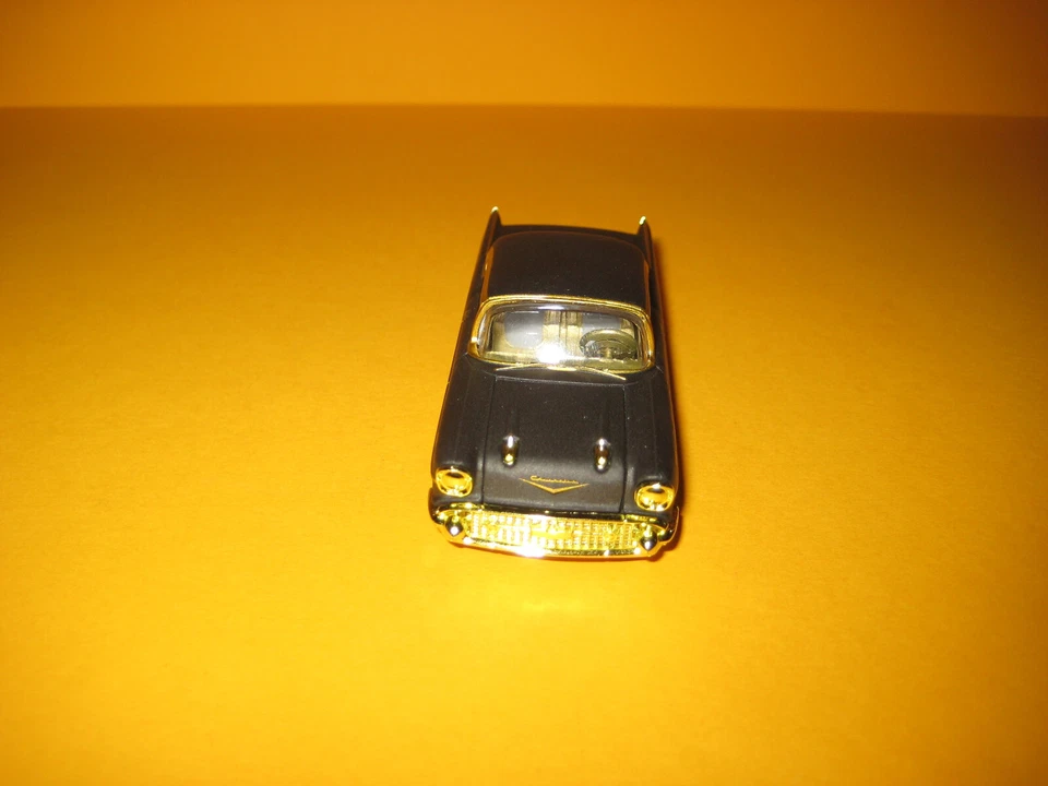 M2 Machines - Auto-Drivers Release 35 - 1:64 - 1957 Chevy Bel Air Chase - Bild 2 von 4