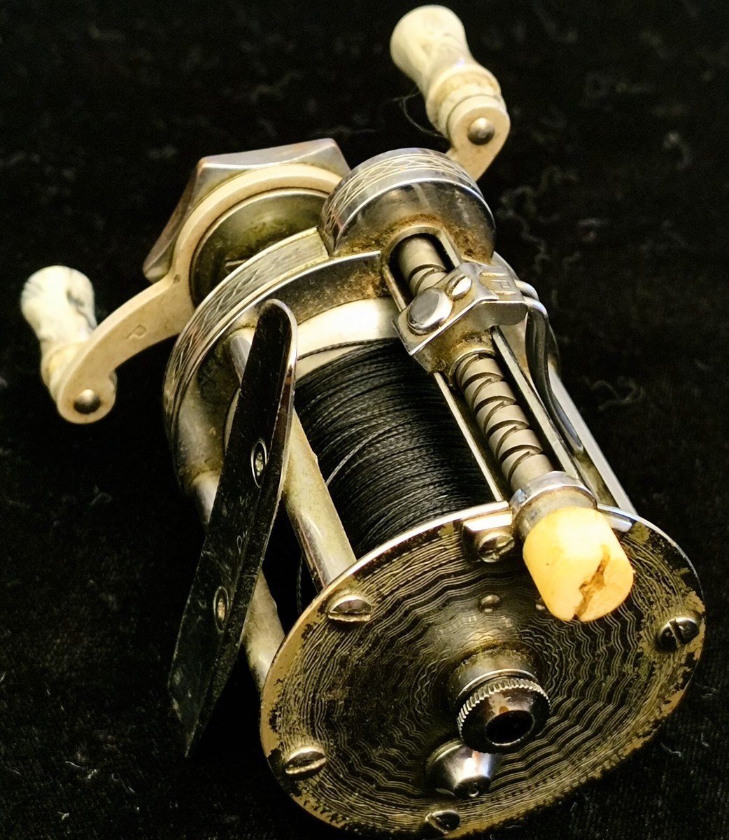 Vtg Pflueger Summit Model #1995 Silver Fishing Reel - Made