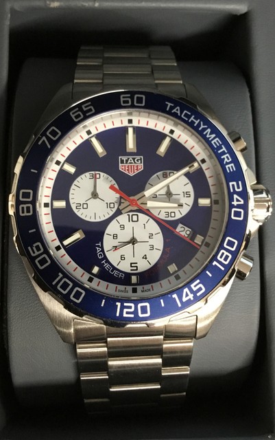tag formula 1 red