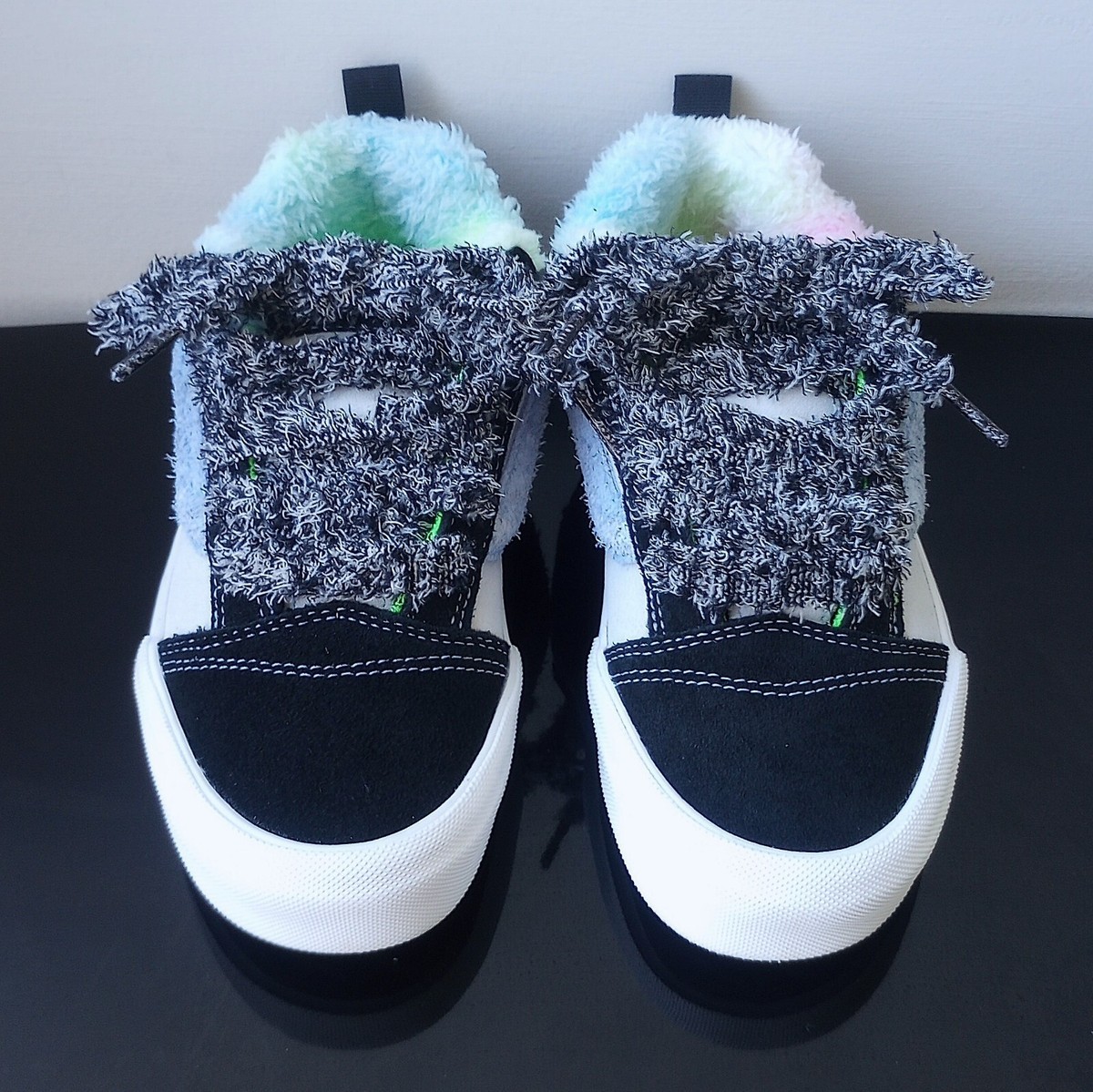 Vans Women Knu Skool Suede/FauxFur Sneaker in Super Awesome  display picture 3