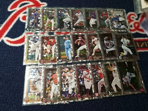 2025 TOPPS SERIES 1 DIAMANTE FOIL PARALLEL LOT. 21 Cards.