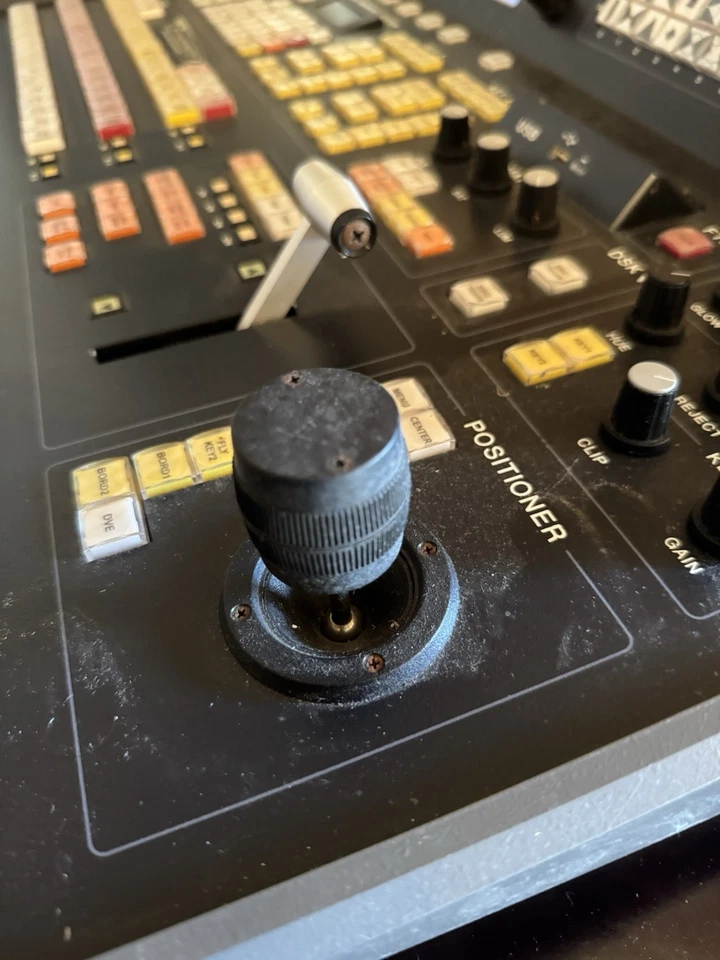 ROSS VIDEO SYNERGY 1 MDX CP Switcher 4216A-020A Turns On Untested For Parts Read - Image 4 of 4