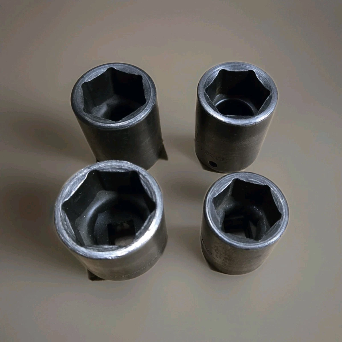 Snap-on 3/4in. Drive 1-1/8in. Size Vehicle Sockets and Socket Sets