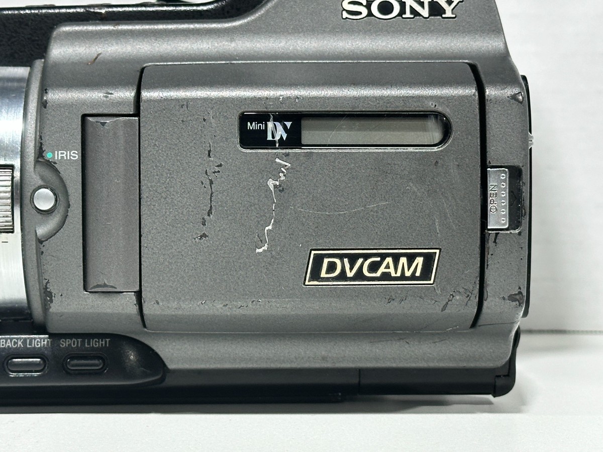 Sony DSR-PD170 DVCAM 3CCD MiniDV Professional Digital Camcorder No