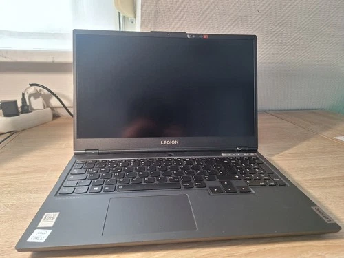 Lenovo Legion 5-15IMH05H, 15,6" Full HD, Intel i7-10750H 5 GHz, 16GB RAM, defekt