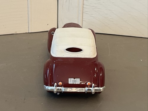 Signature Models - 1937 Cord 812 Supercharged (#32312) 1:32 Scale Die-Cast Car - Picture 4 of 5