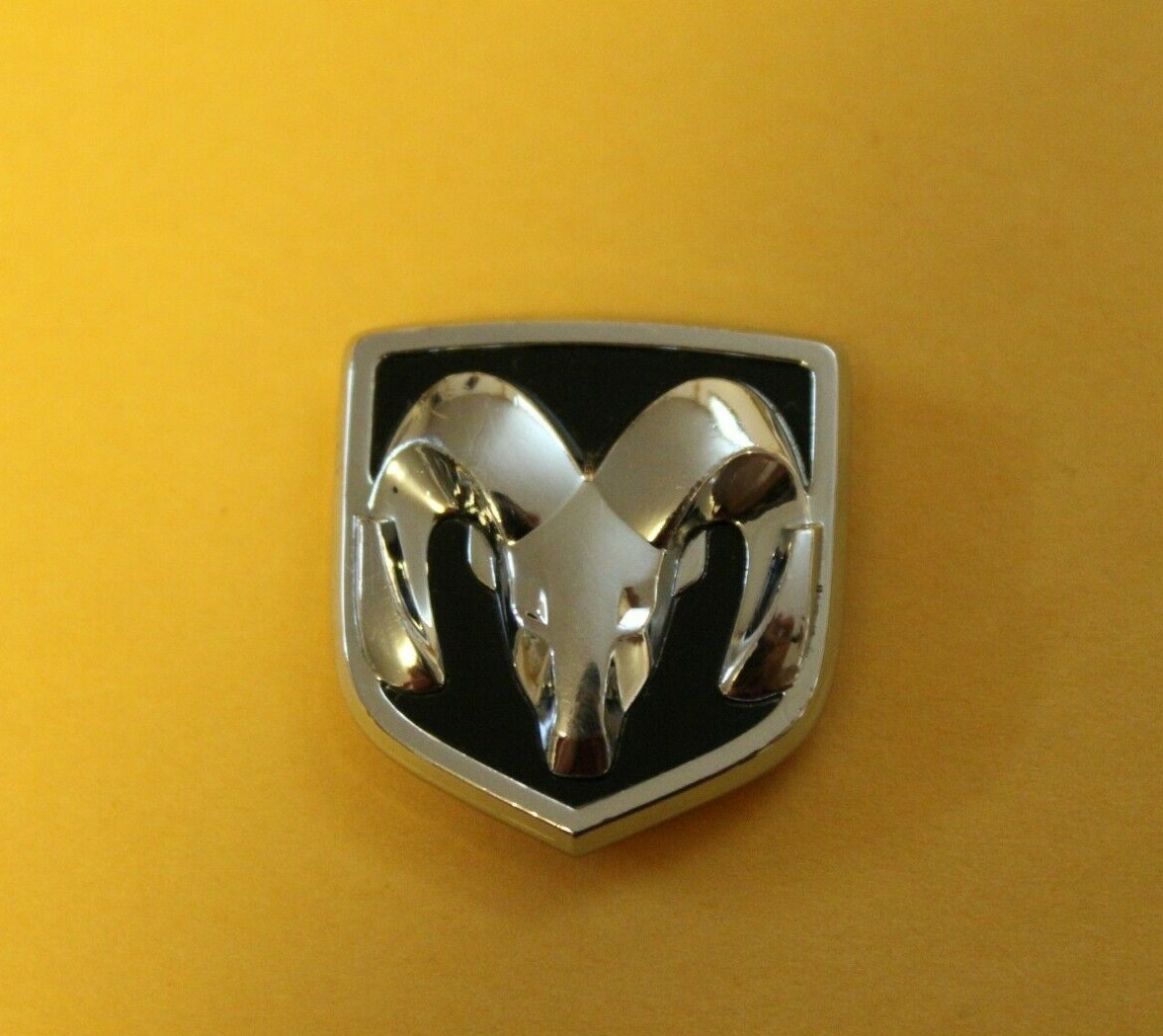 DODGE SMALL RAM HEAD EMBLEM CHROME STEERING OEM WHEEL EMBLEM TRUCK BADGE 