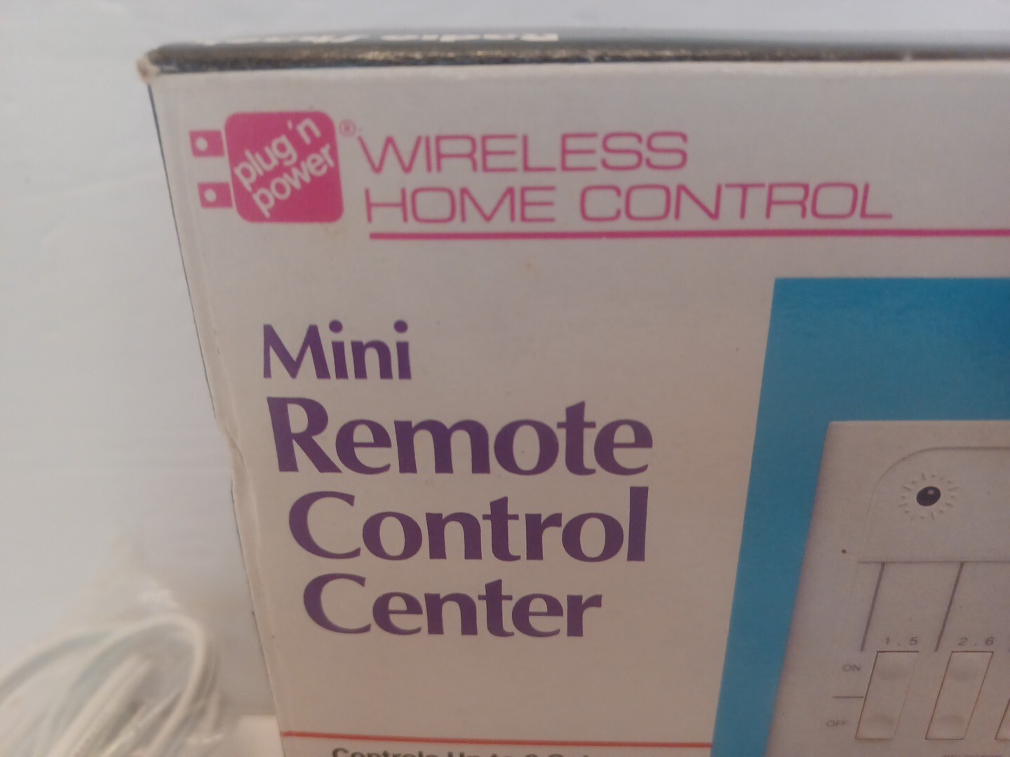 Radio Shack Mini Remote Control Center Plug N Power 612677C NEW OLD