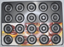 Wilton Perfect Results Non-Stick Donut Pan , 20-Cavity Donut Baking Pan, Steel