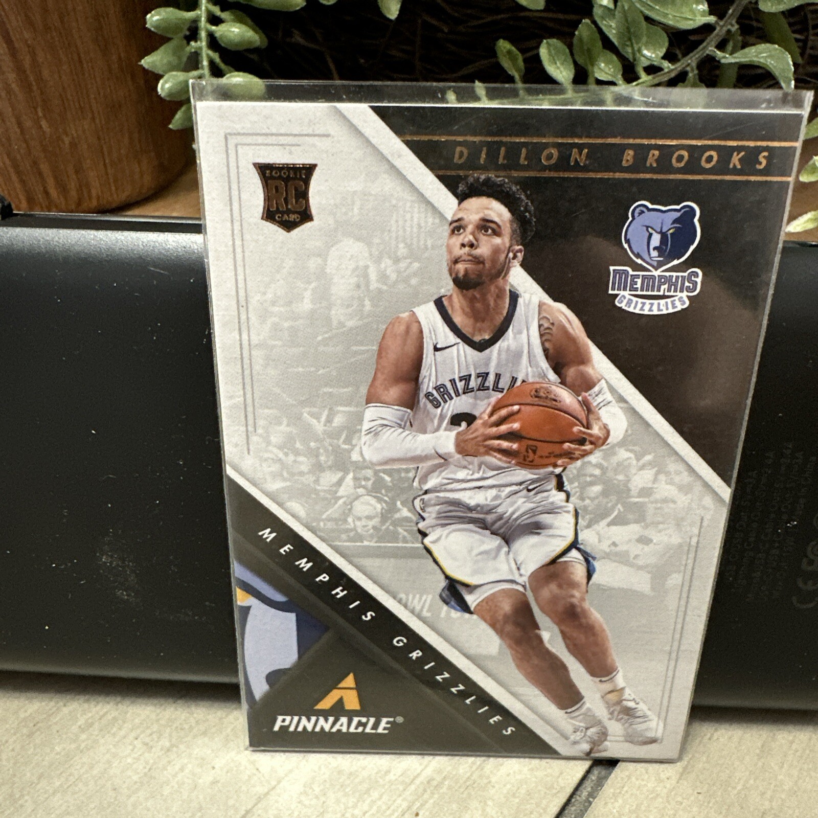 2017-18 Panini Chronicles Pinnacle Dillon Brooks #275