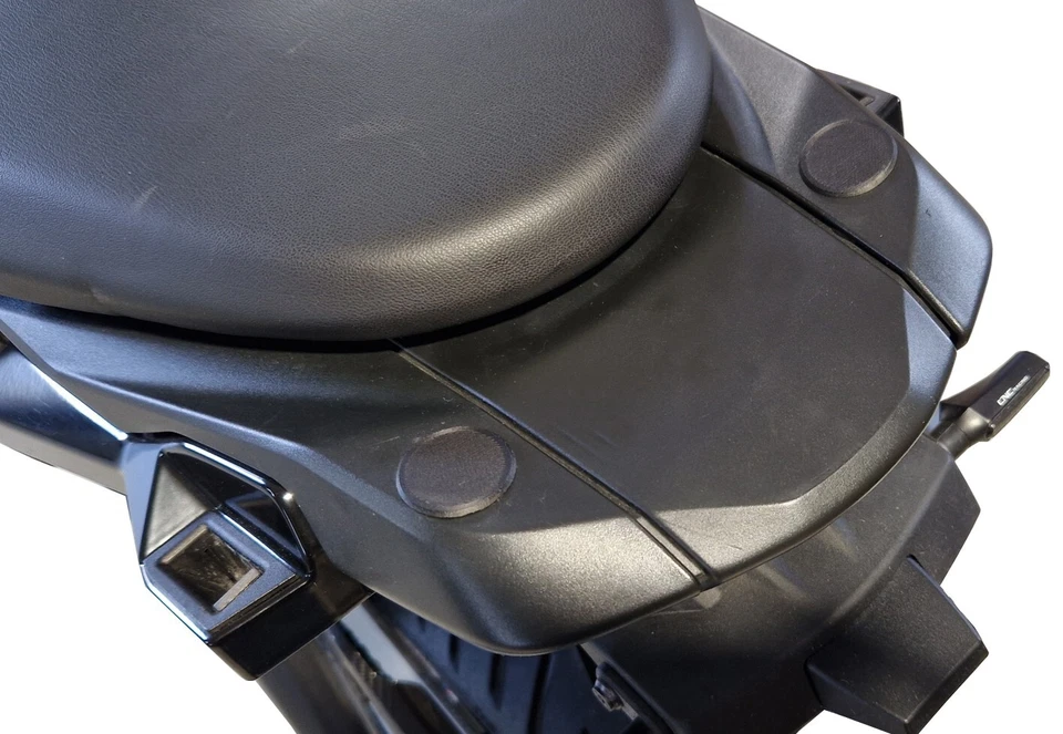 Satz (2 Stk.) Verschlußstopfen schwarz, glatt für BMW S1000 XR (K69) - Bild 4 von 4