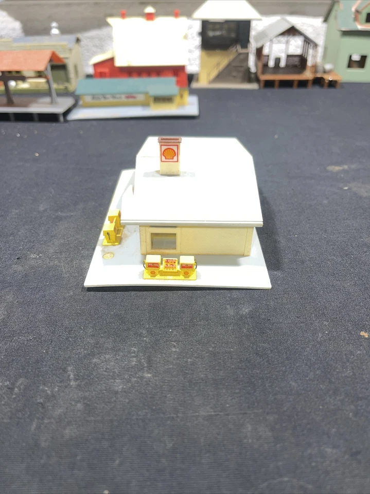 MODEL POWER LOT OF 11 HOUSES. Brand Mixes - Image 4 of 4