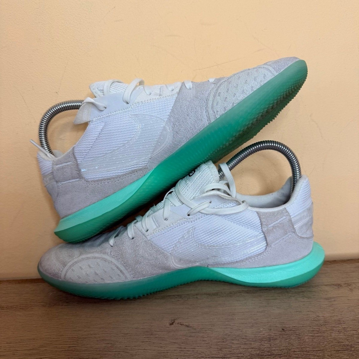 Nike Streetgato Indoor Soccer Shoes Green Glow DC8466-102  display picture 3