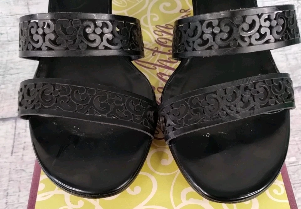 Zapatos de tacón Brighton Tinsel charol negro con tiras talla 10M diapositivas con caja $200 Foto 4 de 4