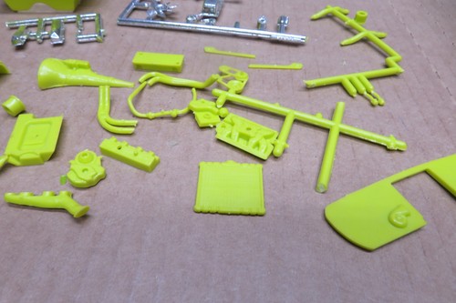 ORIGINAL 1/25 MPC 1971 MERCURY COUGAR ENGINE WITH EXTRAS - Picture 3 of 7