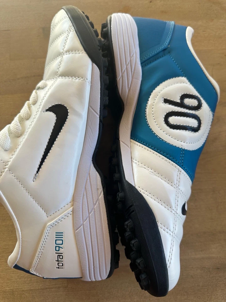 Nike Total 90 III Men's Indoor Soccer Shoes Size 9,5 US White /Blue - Image 2 of 4