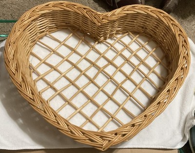 17 X14 X3 Hand Woven Heart Shaped Wicker Basket Home Decor Natural Wicker Basket