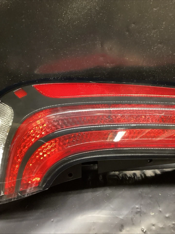 2023 - 2025 Kia Soul левый со стороны водителя галогенные задние фонари задняя лампа (б/у) - Изображение 3 из 4