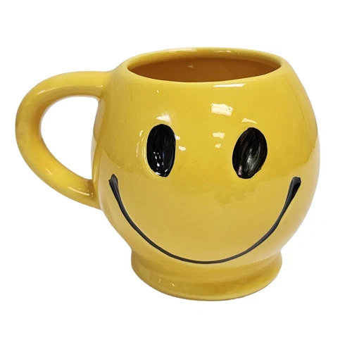 McCoy Pottery USA Ceramic Smiley Happy Face Mug Coffee Cup Yellow Black Vintage