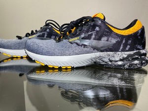 brooks women's pittsburgh launch 6 running shoes