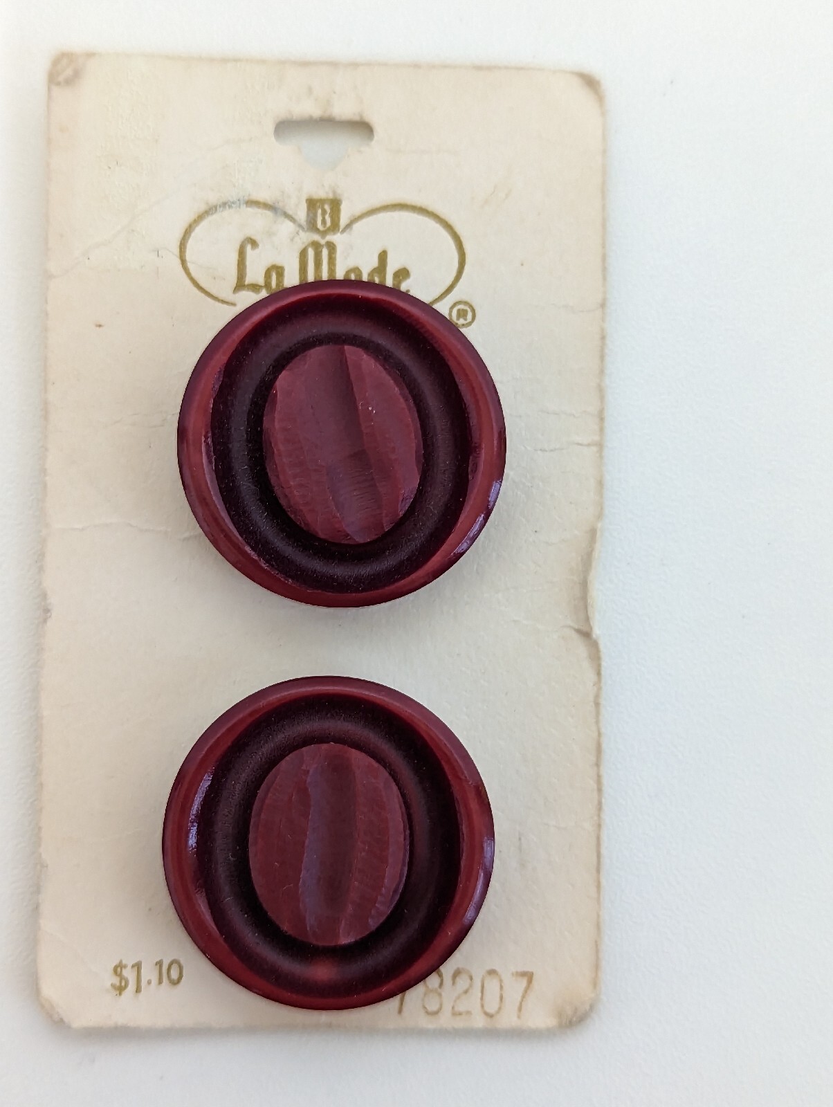 Vintage La Mode Button Wine 1 1/8" 2920 Made In Italy 2 Original