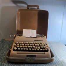 Vintage 1950's Smith-Corona Silent-Super  Portable Light Weight Typewriter Tan thumbnail