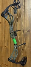 VERY NICE Bear Archery Whitetail Legend Compound Bow - Olive 70LB RH BOWMAR GRIP