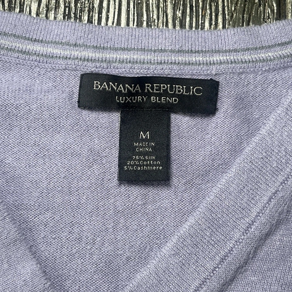 Banana Republic Mens M Knit V-Neck Pullover Sweater Lilac Cotton Blend - Image 4 of 4