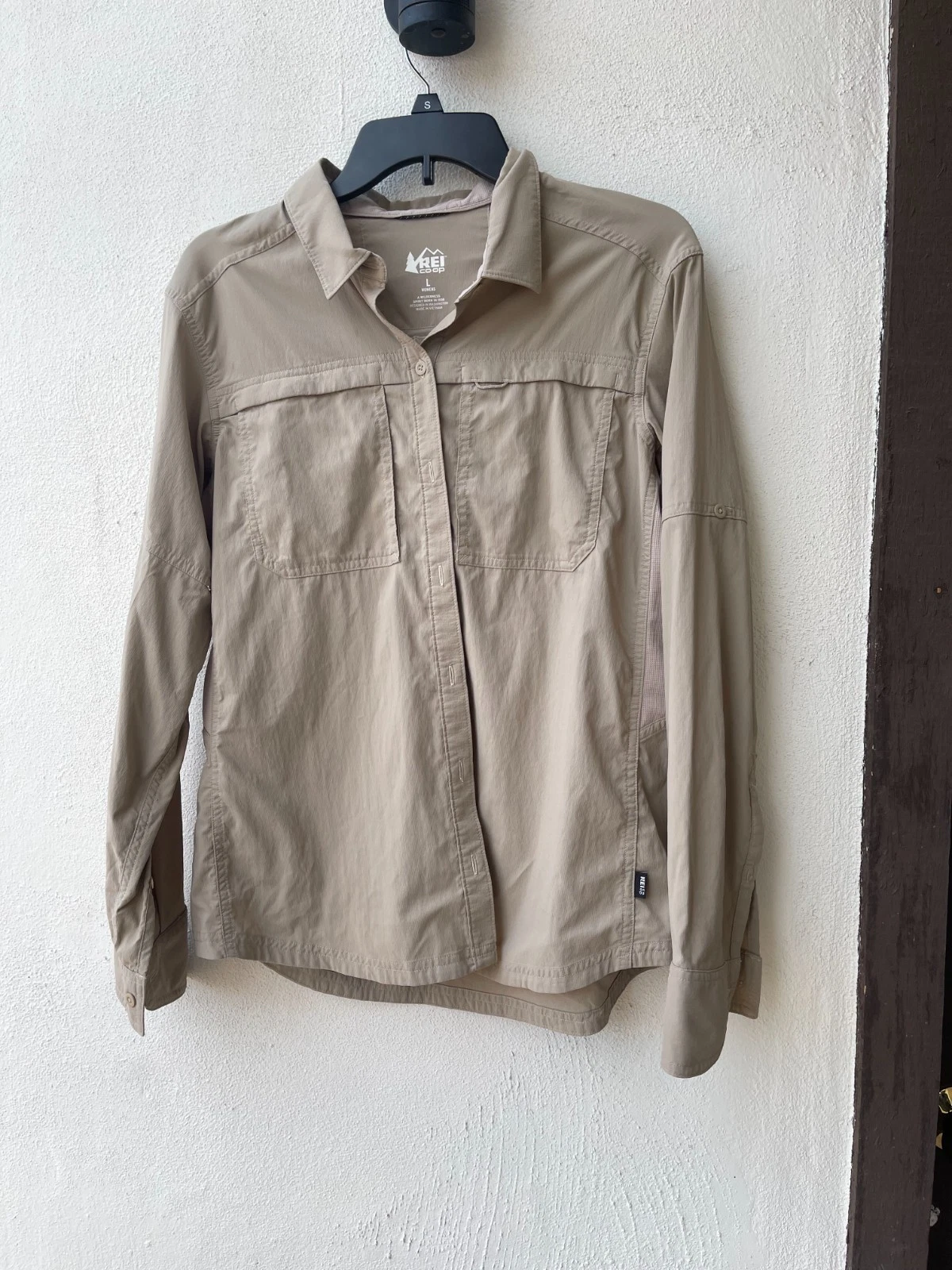 Women's gorpcore REI angler fishing shirt size L khaki
