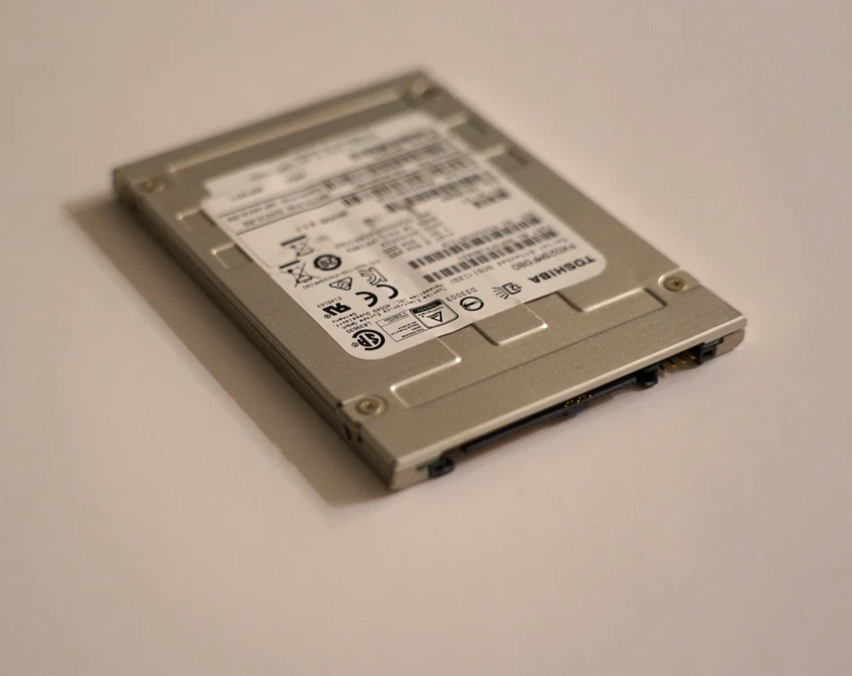 800GB Toshiba SAS 12Gbps SSD 2.5" High Endurance Enterprise Server SSD +Quantity - Image 2 of 4