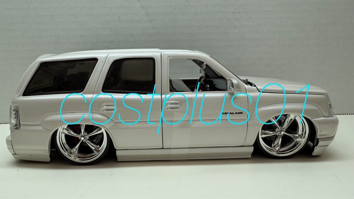JADA DUB CITY 2002 CADILLAC ESCALADE 1:24 WHITE KMC | eBay