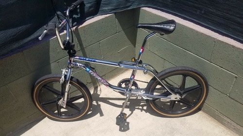 GT bmx PRO FREESTYLE TOUR 1987 Stamped 