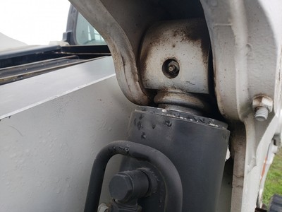 Bobcat T870 - Right Hand Lift Cylinder Oem# 7205198 - Ships for  