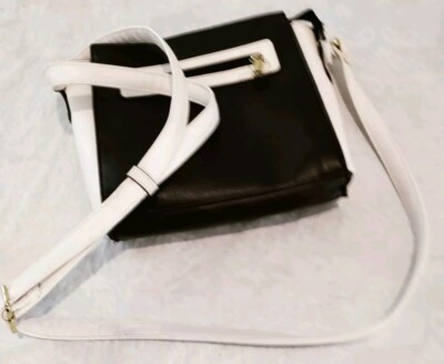 Crossbody RFID Travel Handbag / Purse Travel Smith Black & White Very Good Cond.