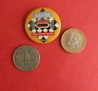 lapel pin   button   SCALEXTRIC        models   nr44