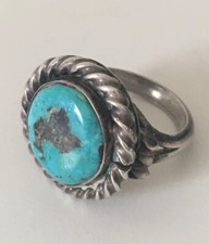 VINTAGE NATIVE AMERICAN NAVAJO TURQUOISE STERLING SILVER RING SIZE 6