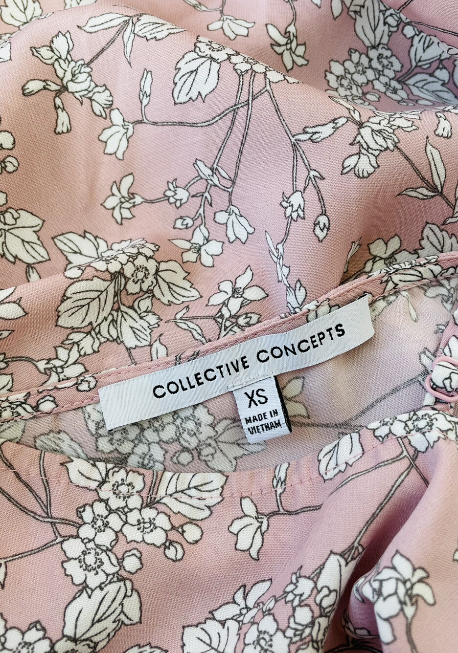 Collective Concepts Pink Floral Cold Shoulder Blouse Size XS Ruched Sleeve