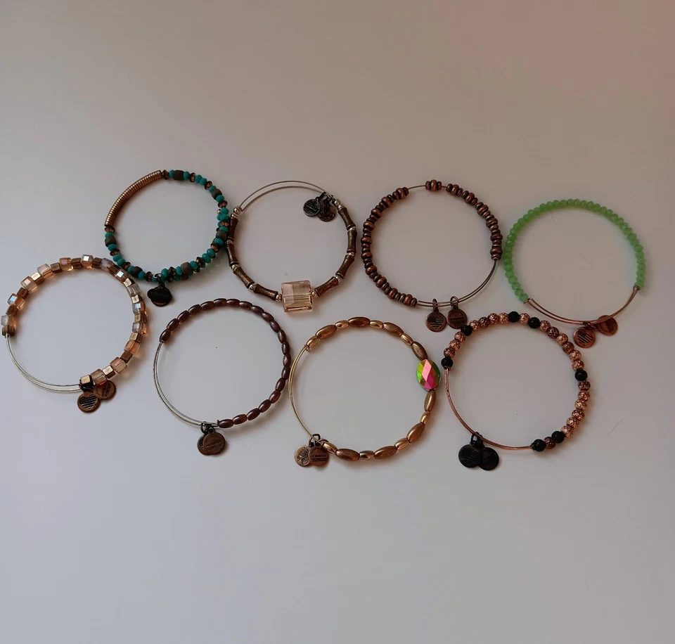Lote De Colección De 8 Pulseras Con Cuentas Alex And Ani Dorado Verde Azul, Etc. Foto 3 de 4