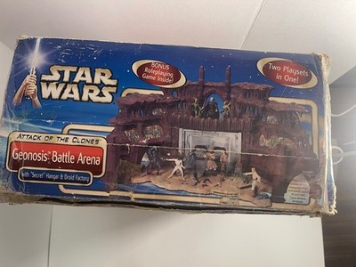 Hasbro Star Wars Attack of The Clones Geonosis Battle Arena Play