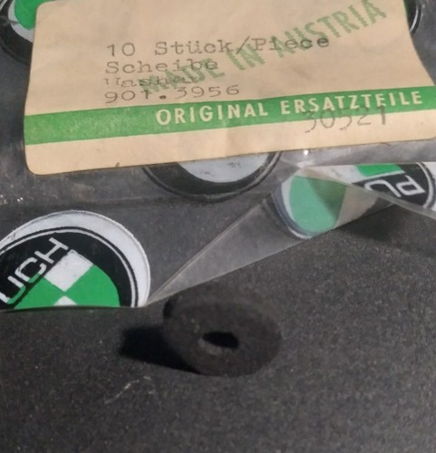 NOS Original Puch Moped Rubber Washer 15/4.5/4 mm #901.3956 for Side Reflectors - Foto 2 di 2