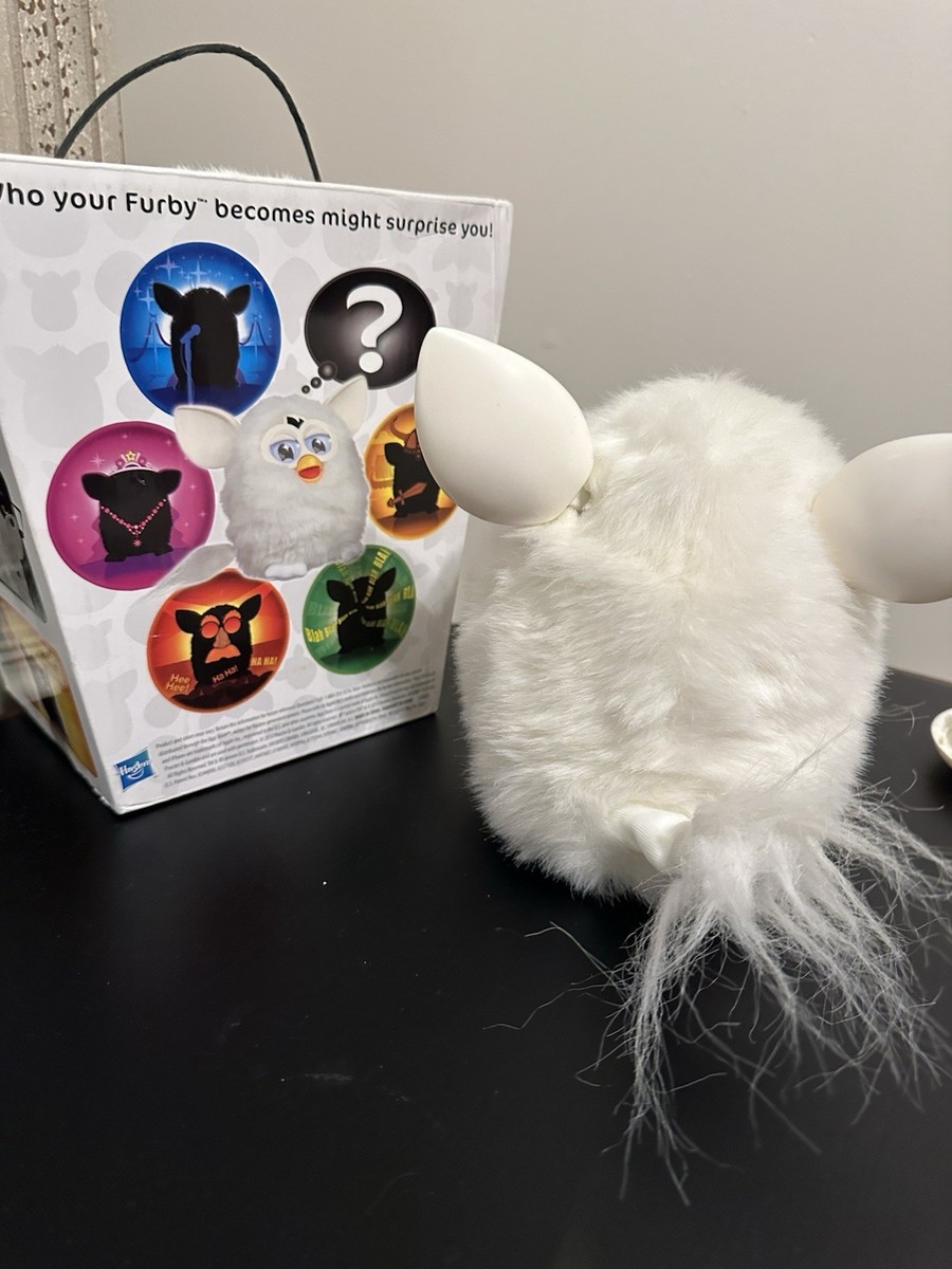 Furby ホワイト 箱付き　動作確認済み Amazon.co.jp: ファービー マシュマロホワイト : おもちゃ