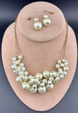 Faux Pearl Gold Tone Beaded Bib/Collar Necklace and Earrings