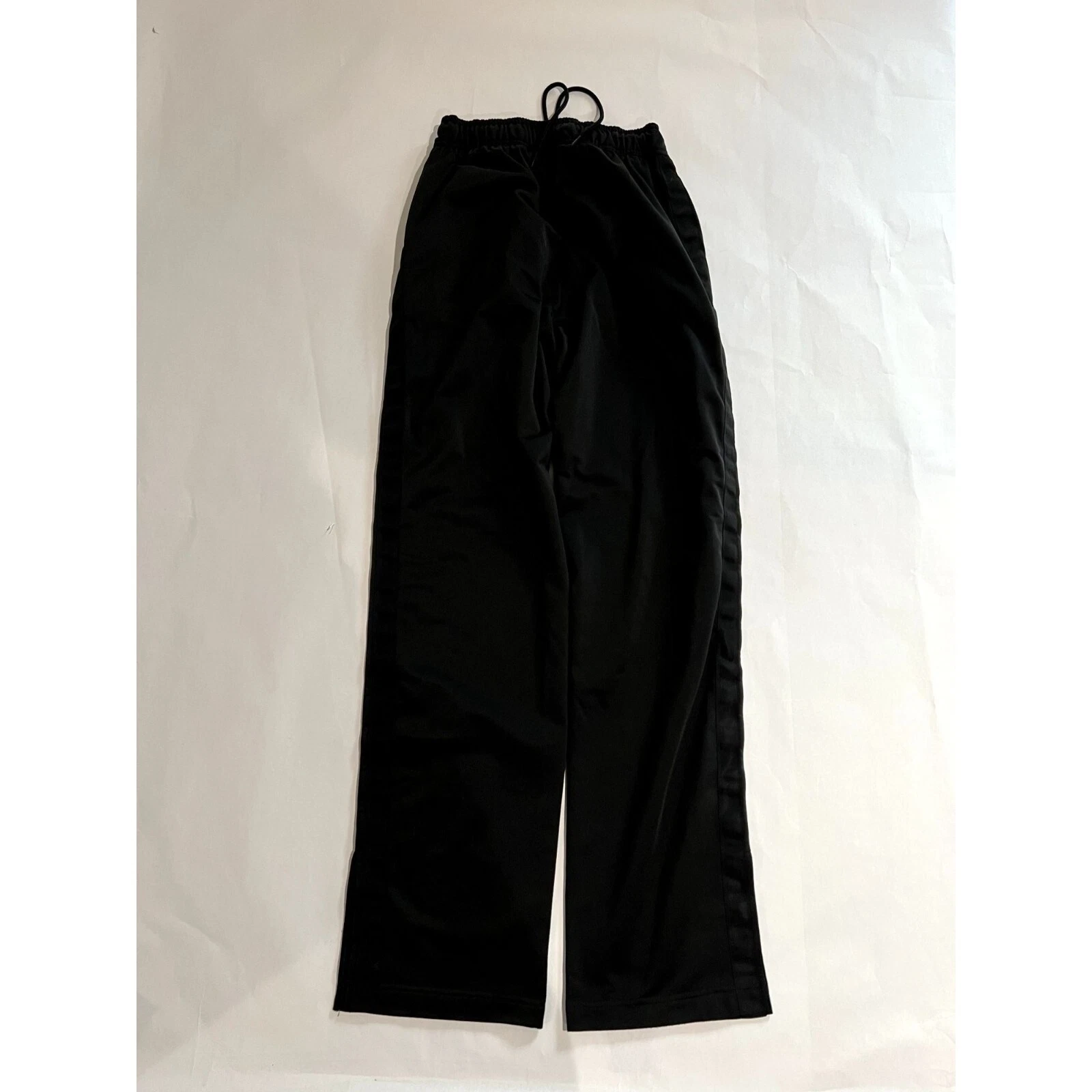alo-yoga logo pants