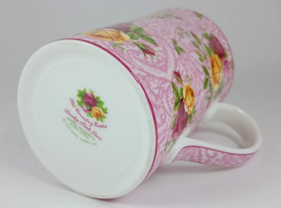 Royal Albert Bone China Dusky Pink Lace Old Country Roses Cup / Mug, 2002. - Image 4 of 4