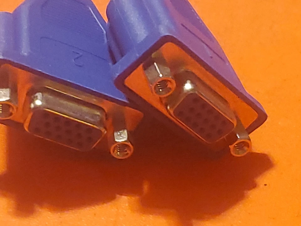 Molex DVI DMS-59 (1) Male Splitter to Dual (2) VGA Female Connector/Adapter - Image 3 of 4