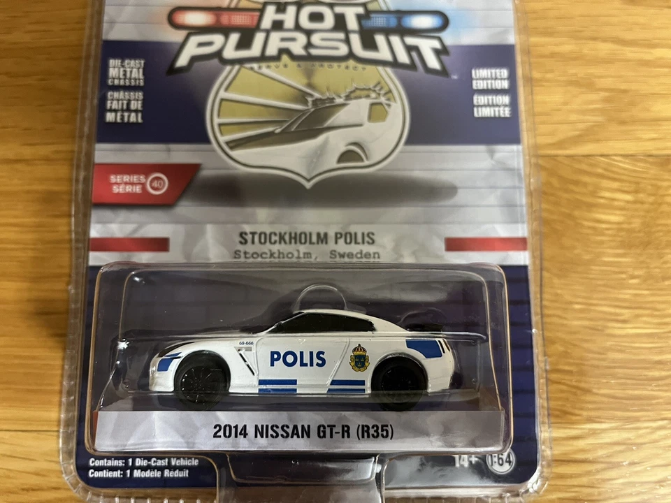 Nissan GT-R 2014 (R35) - Estocolmo Suecia Polis coche escala 1:64 Greenlight Police Foto 3 de 4
