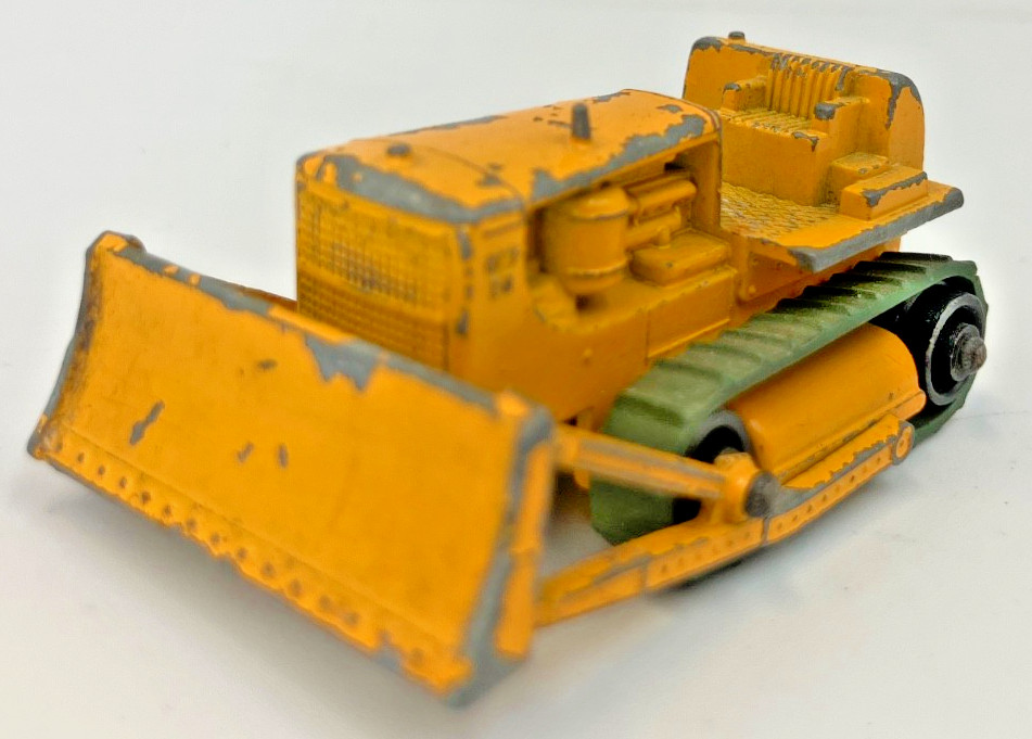 Matchbox 8c, Caterpillar Tractor - Free Price Guide & Review