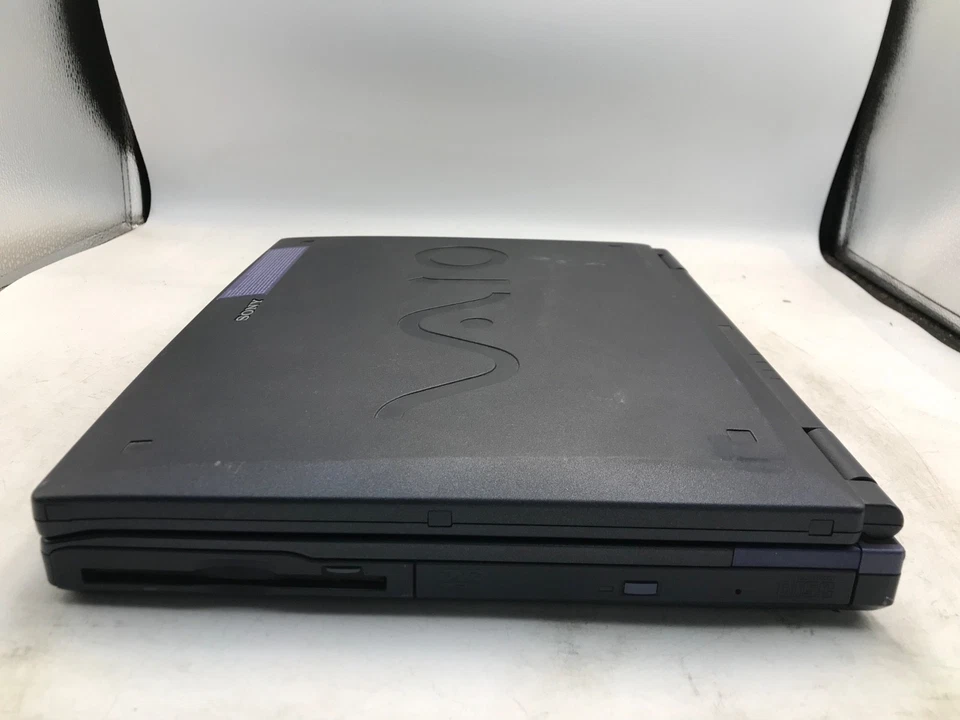 Portátil Sony VAIO PCG-FXA32 AMD Duron 15" 128Mb RAM-POTENCIA/PANTALLA DEFECTUOSA-MZ Foto 3 de 4