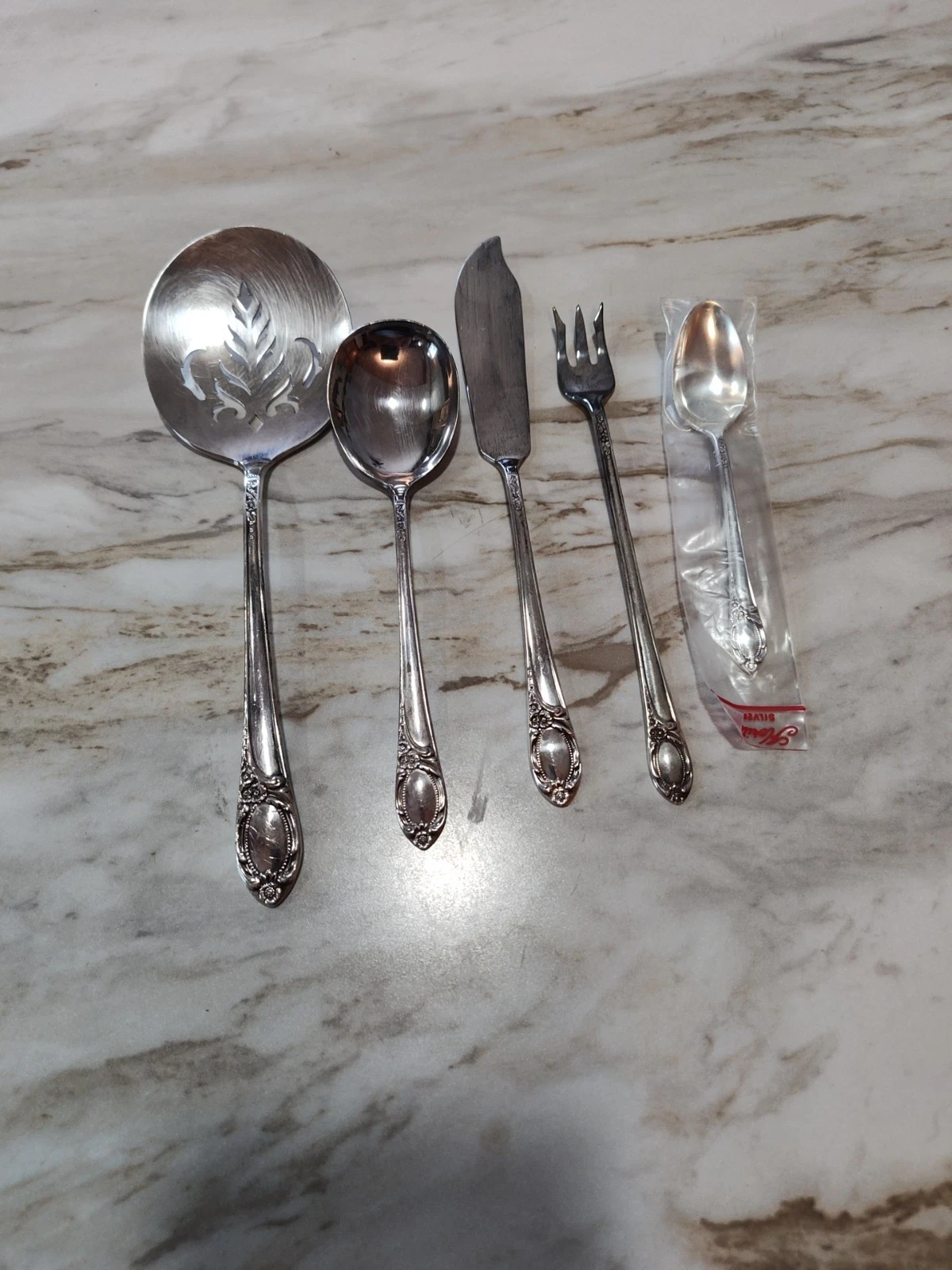Heritage Quadruple Plate Locket Silverplate Flatware baby Sugar Pickle Butter