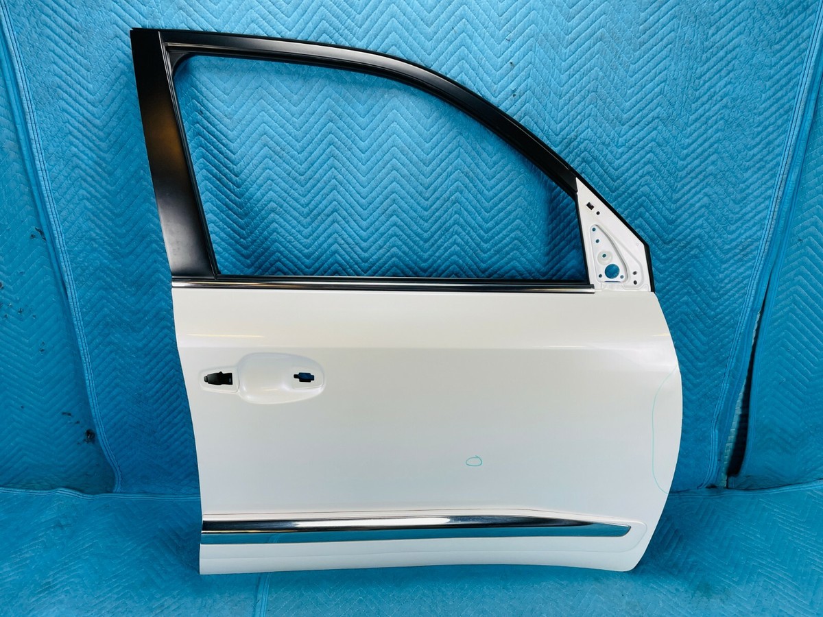 Lexus LX570 Front Passenger Door Shell w/ Molding 2013-2015 White